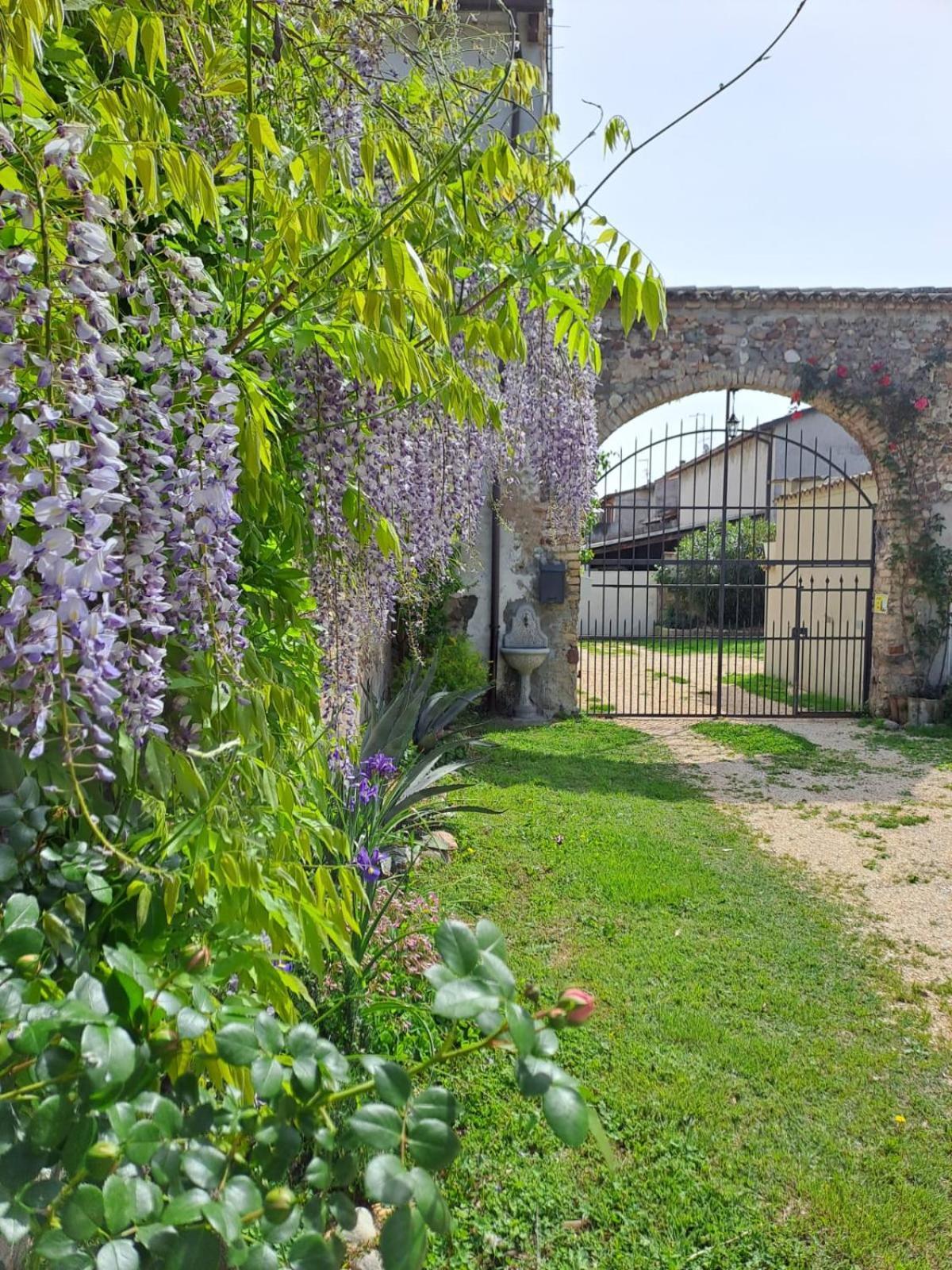 Reborn Room Cavriana Exterior photo